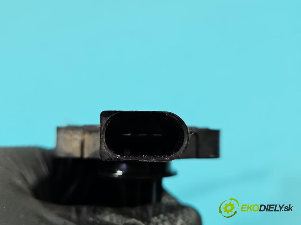 Kia Sorento III 2014-2020 2.0 crdi 185 HP automatic 136 kW 1999 cm3 5- snímač úroveň: oleja: 21590-2F600 (Snímač)