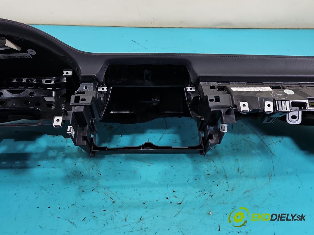 Mercedes CLS II C218 2010-2018 3.0 cdi (642853) 265KM automatic 195 kW 2987 cm3 4- kokpit,přistrojova deska