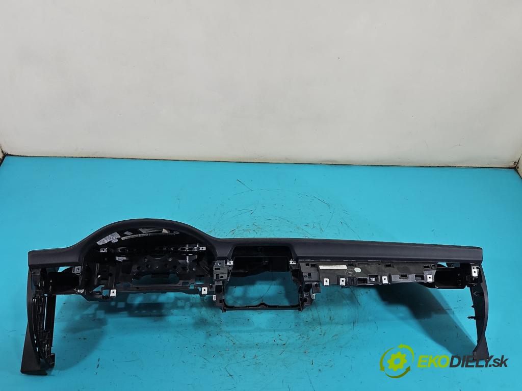 Mercedes CLS II C218 2010-2018 3.0 cdi (642853) 265KM automatic 195 kW 2987 cm3 4- kokpit,přistrojova deska 