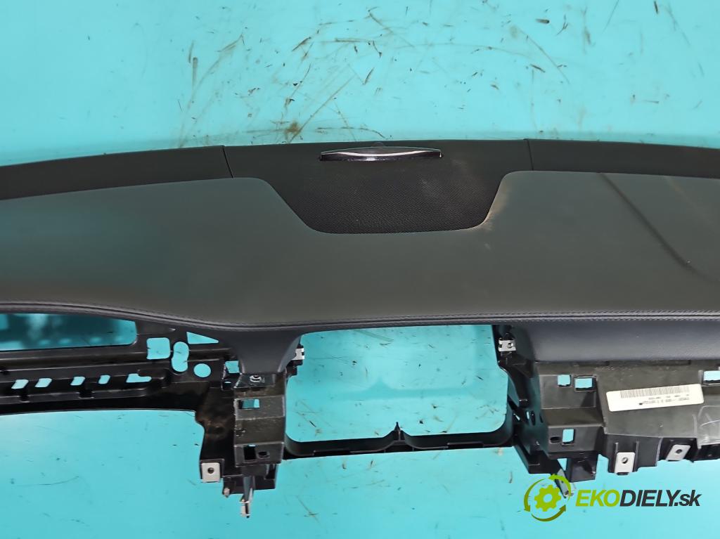 Mercedes CLS II C218 2010-2018 3.0 cdi (642853) 265KM automatic 195 kW 2987 cm3 4- kokpit,přistrojova deska