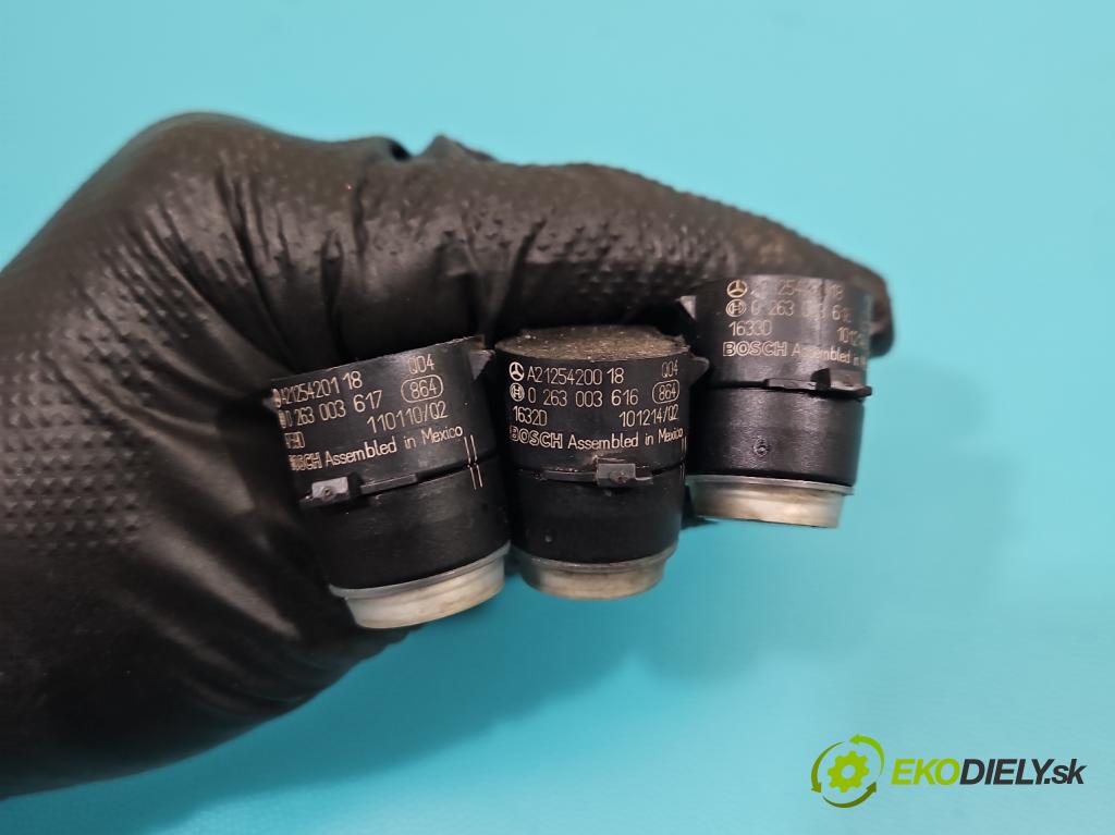 Mercedes CLS II C218 2010-2018 3.0 cdi (642853) 265KM automatic 195 kW 2987 cm3 4- snímač parkování A2125420018