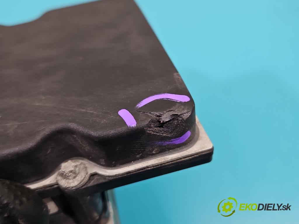 Mercedes CLS II C218 2010-2018 3.0 cdi (642853) 265KM automatic 195 kW 2987 cm3 4- čerpadlo abs 026523636 (Pumpa ABS)