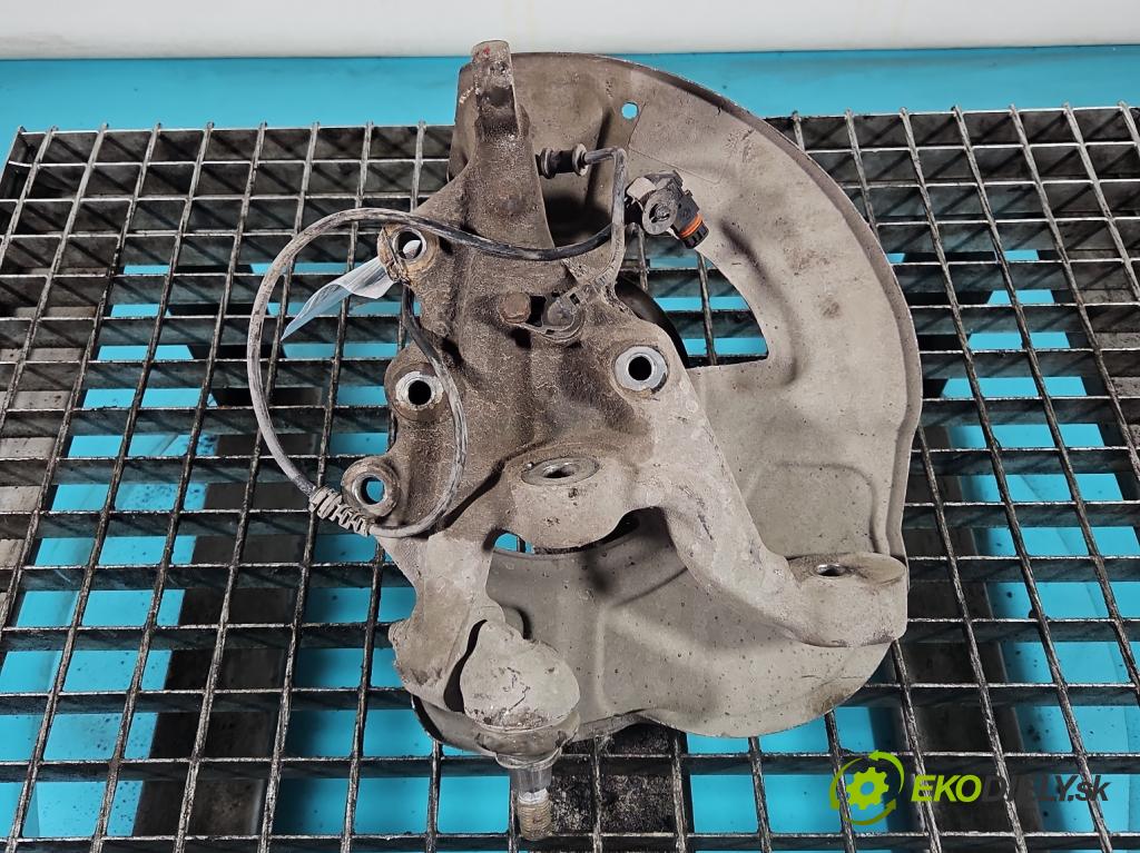 Mercedes CLS II C218 2010-2018 3.0 cdi (642853) 265KM automatic 195 kW 2987 cm3 4- náboj ľavé  (Náboj kolesa)