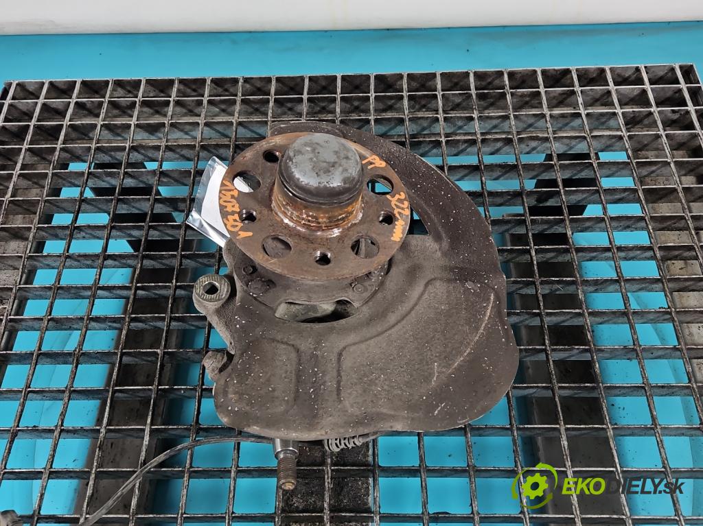 Mercedes CLS II C218 2010-2018 3.0 cdi (642853) 265KM automatic 195 kW 2987 cm3 4- náboj pravé  (Náboj kolesa)