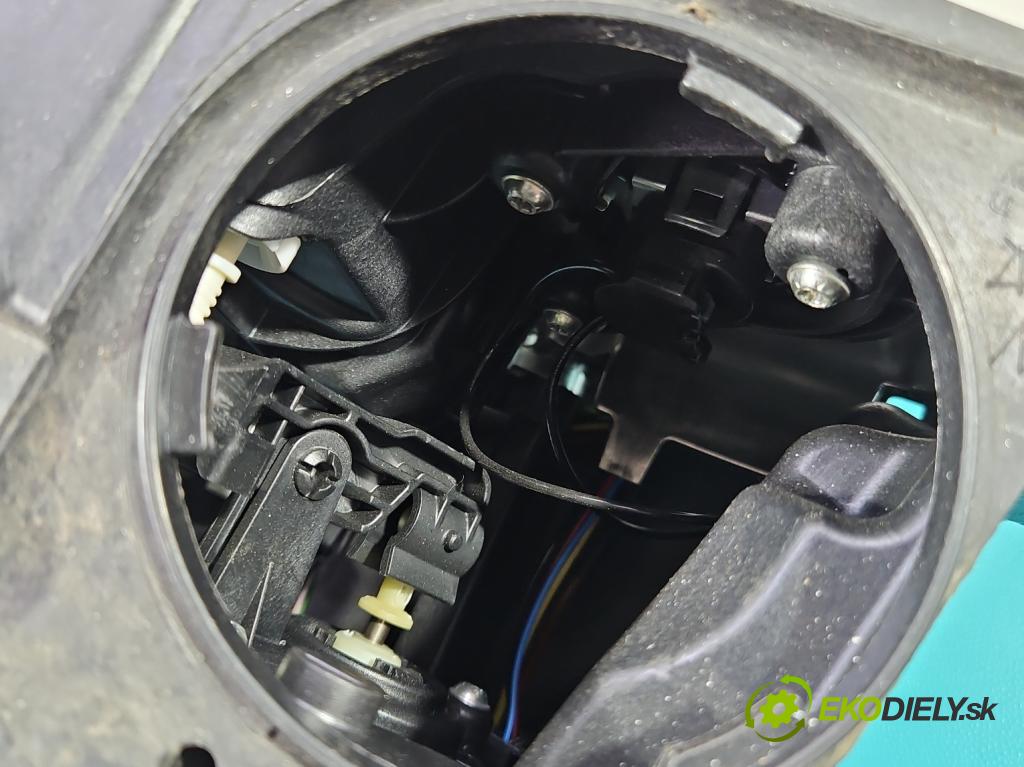 Bmw 5 F10 2010-2017 2.0b 184hp automatic 135 kW 1997 cm3 4- Reflektor: ľavý 7203239 (Kľučka dverí ostatné)