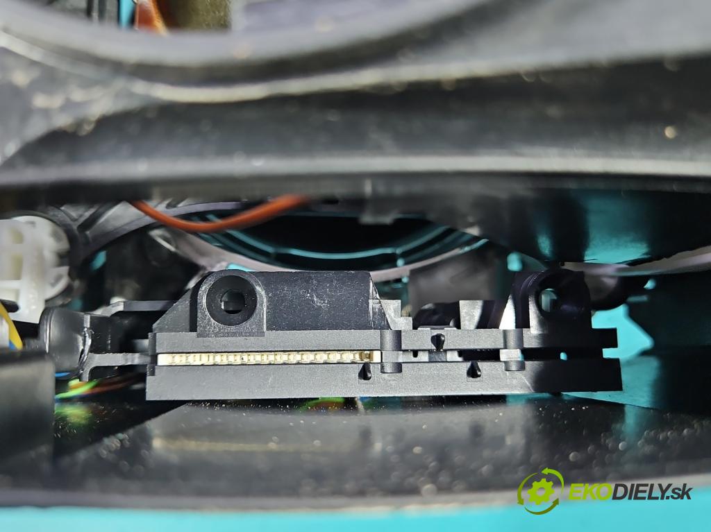 Bmw 5 F10 2010-2017 2.0b 184 hp automatic 135 kW 1997 cm3 4- světlo pravý 7203240 (Pravé přední světlo)