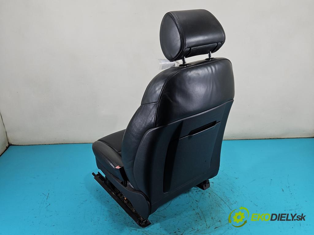 Audi A8 D3 2002-2009 3.0 tdi 232KM automatic 171 kW 2967 cm3 4- Sedačka pravý  (Sedadlo)