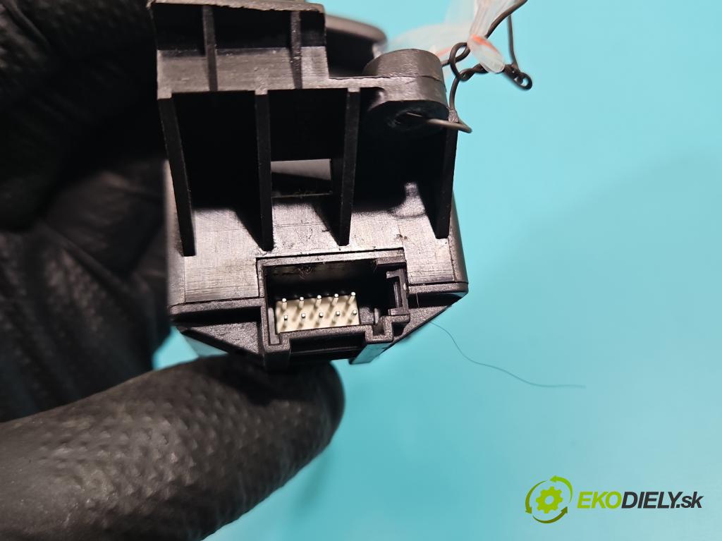 Audi A8 D3 2002-2009 3.0 tdi 232KM automatic 171 kW 2967 cm3 4- prepínač brzda: ručný 4E1927225 (Prepínacie páčky pod volantom)