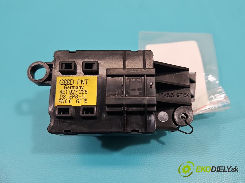 Audi A8 D3 2002-2009 3.0 tdi 232KM automatic 171 kW 2967 cm3 4- prepínač brzda: ručný 4E1927225 (Prepínacie páčky pod volantom)