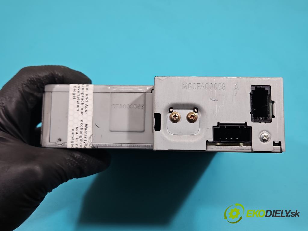 Audi A8 D3 2002-2009 3.0 tdi 232KM automatic 171 kW 2967 cm3 4- Měnič: cd 4E0035111A (CD měnič)