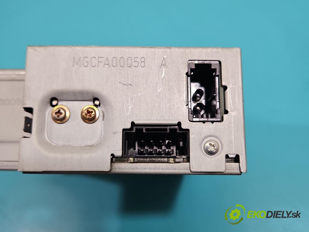 Audi A8 D3 2002-2009 3.0 tdi 232KM automatic 171 kW 2967 cm3 4- Měnič: cd 4E0035111A (CD měnič)