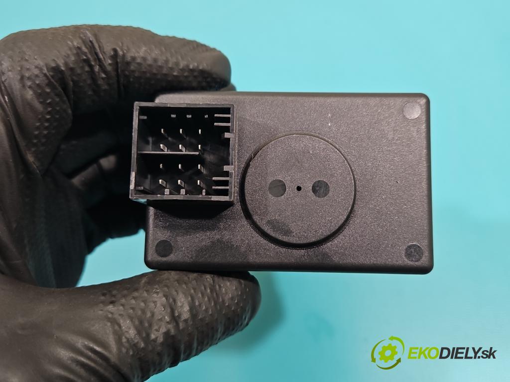 Audi A8 D3 2002-2009 3.0 tdi 232KM automatic 171 kW 2967 cm3 4- Spínačka 3D0905865E (Spínacia skrinka)