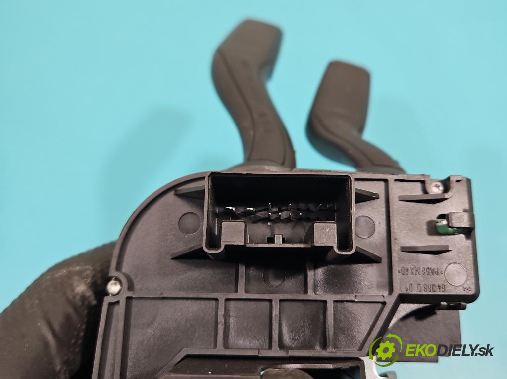 Audi A8 D3 2002-2009 3.0 tdi 232KM automatic 171 kW 2967 cm3 4- prepínač komplex: 4E0910549 (Prepínacie páčky pod volantom)