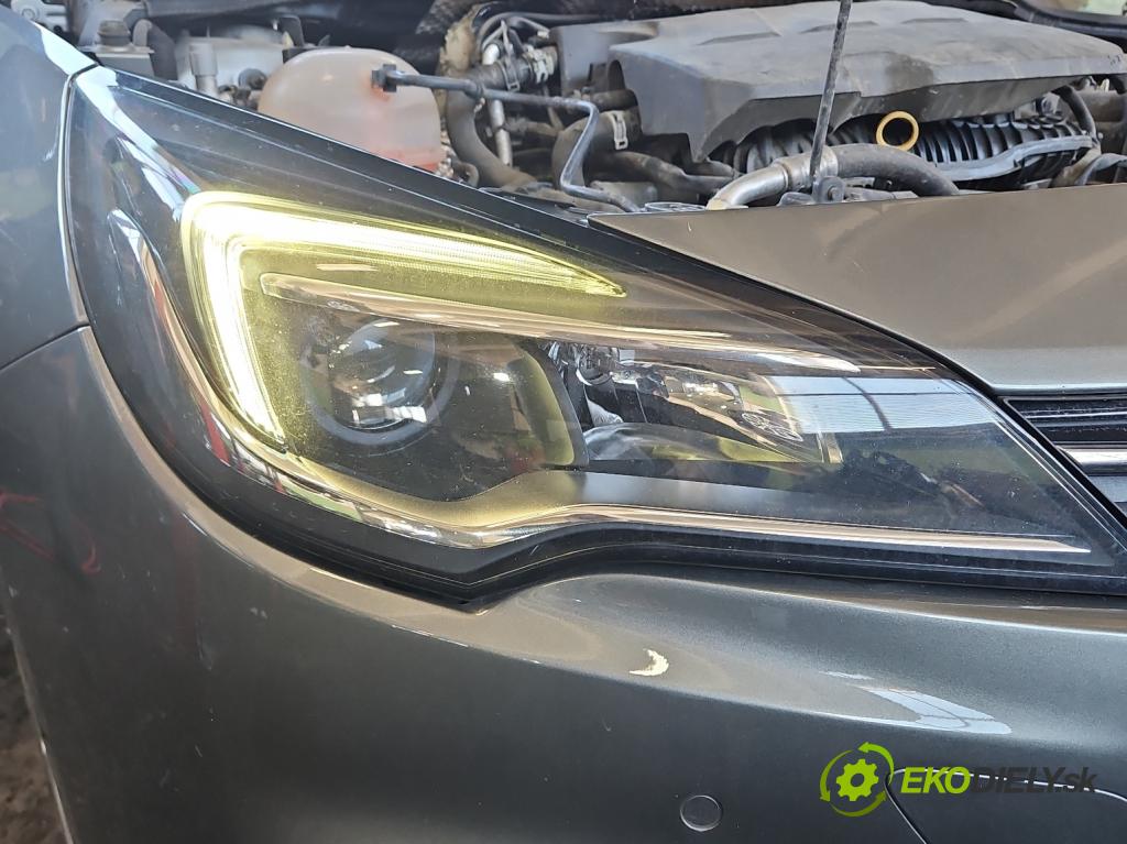 Opel Astra V  2015-2022 1.5 cdti 105 hp manual 77 kW 1496 cm3 5- světlo pravý 39158006 (Pravé přední světlo)
