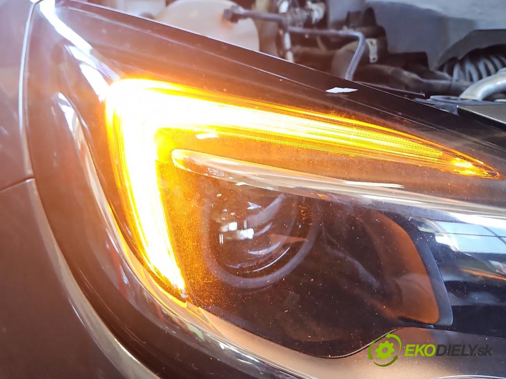 Opel Astra V  2015-2022 1.5 cdti 105 hp manual 77 kW 1496 cm3 5- světlo pravý 39158006 (Pravé přední světlo)