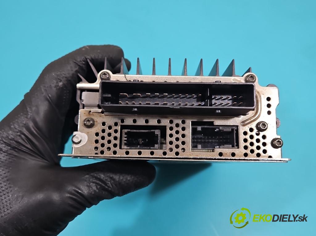 Audi A8 D3 2002-2009 3.0 tdi 232KM automatic 171 kW 2967 cm3 4- Zesilovač: 4E0035223A (Zosilňovač)