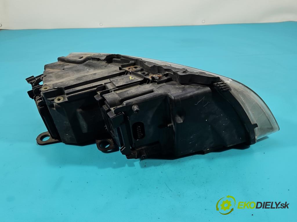 Audi A8 D3 2002-2009 3.0 tdi 232KM automatic 171 kW 2967 cm3 4- Reflektor: ľavý  (Kľučka dverí ostatné)