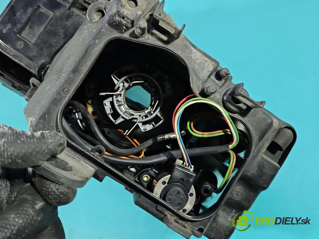 Audi A8 D3 2002-2009 3.0 tdi 232KM automatic 171 kW 2967 cm3 4- světlo pravý  (Pravé přední světlo)