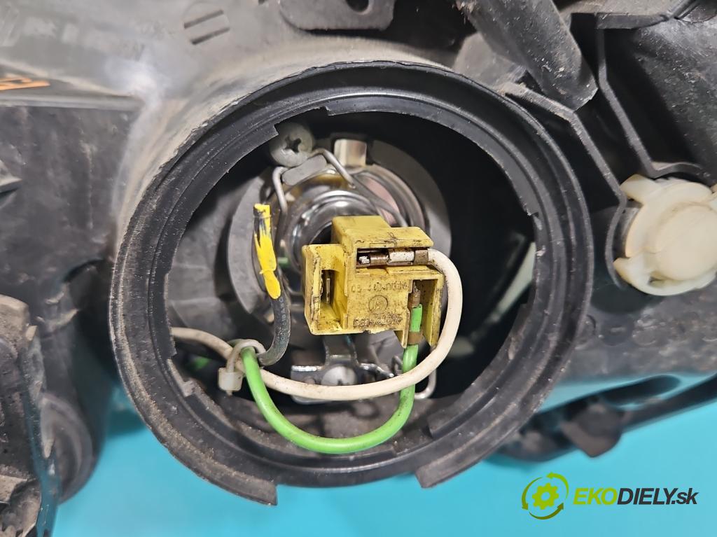 Kia Sportage II 2004-2010 2.0 16V 141 HP manual 104 kW 1975 cm3 5- Reflektor: pravý  (Svetlo predné pravé)