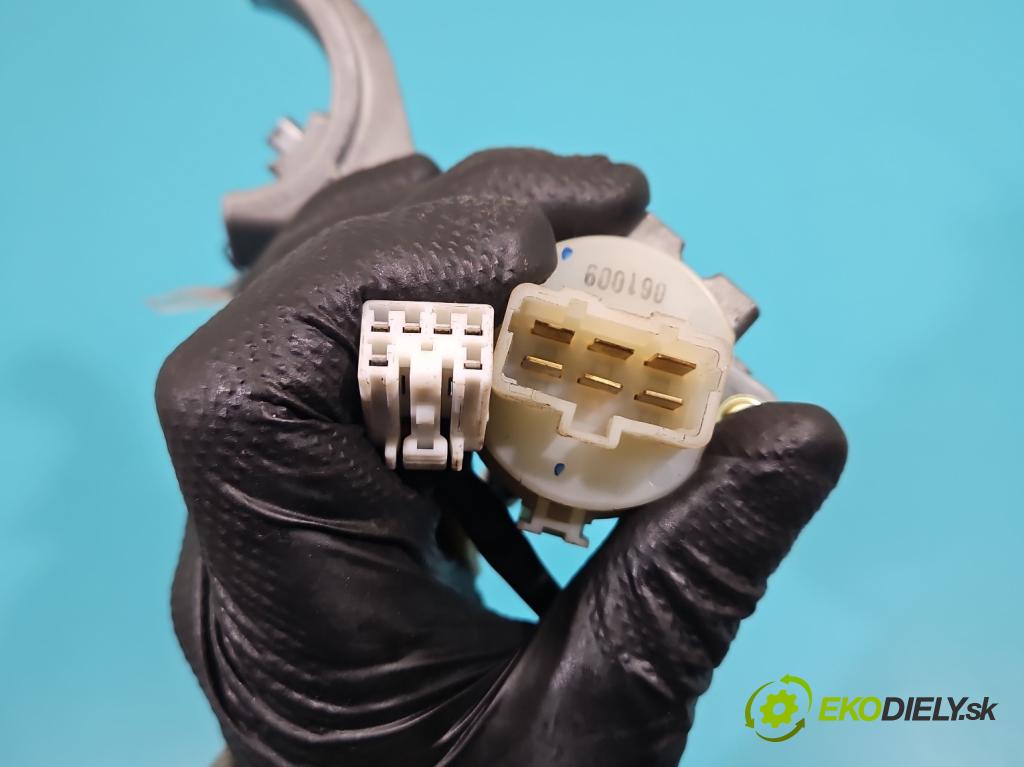 Kia Sportage II 2004-2010 2.0 16V 141 HP manual 104 kW 1975 cm3 5- Spínačka  (Spínacia skrinka)