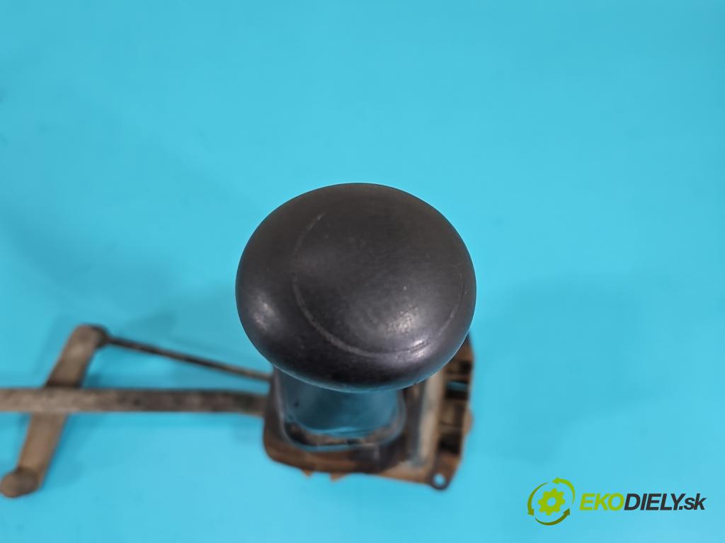 Vw Transporter T4 1990-2003 2.4 77 HP manual 57 kW 2370 cm3 5- Páka: Změny: stupeň,rýchlosť  (Rýchlostná páka (kulisa))