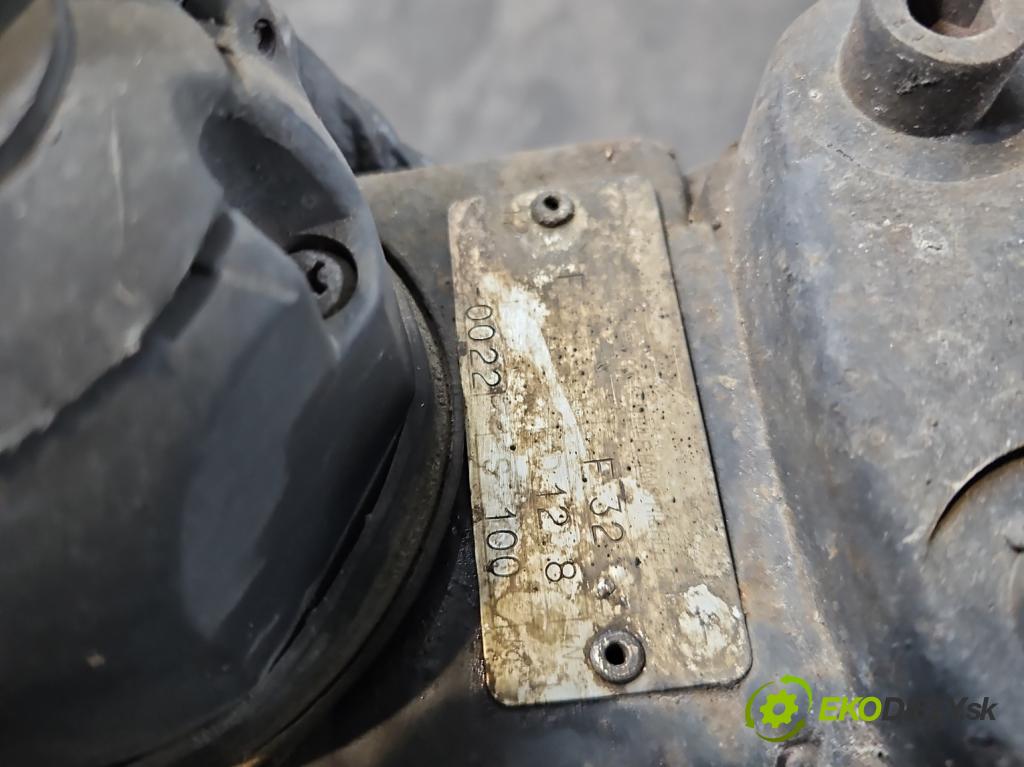 Mercedes Sprinter I 1995-2006 2.2 cdi 82 hp manual 60 kW 2148 cm3 5- oko tažné  (Tažné zařízení)