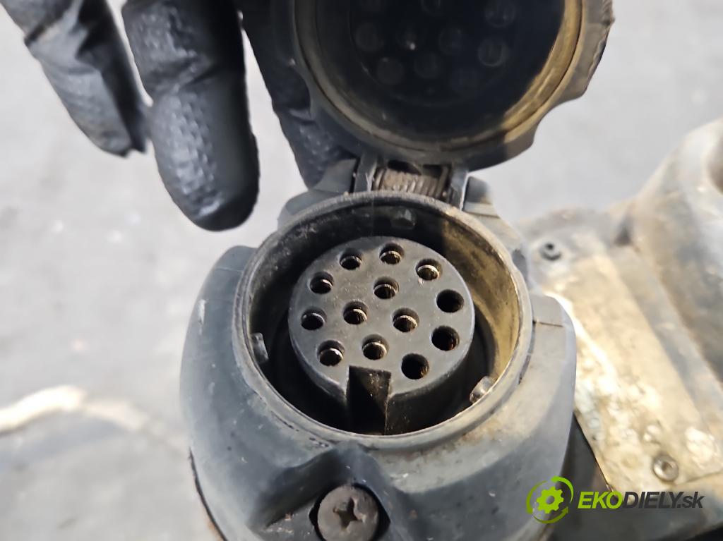 Mercedes Sprinter I 1995-2006 2.2 cdi 82 hp manual 60 kW 2148 cm3 5- oko tažné  (Tažné zařízení)