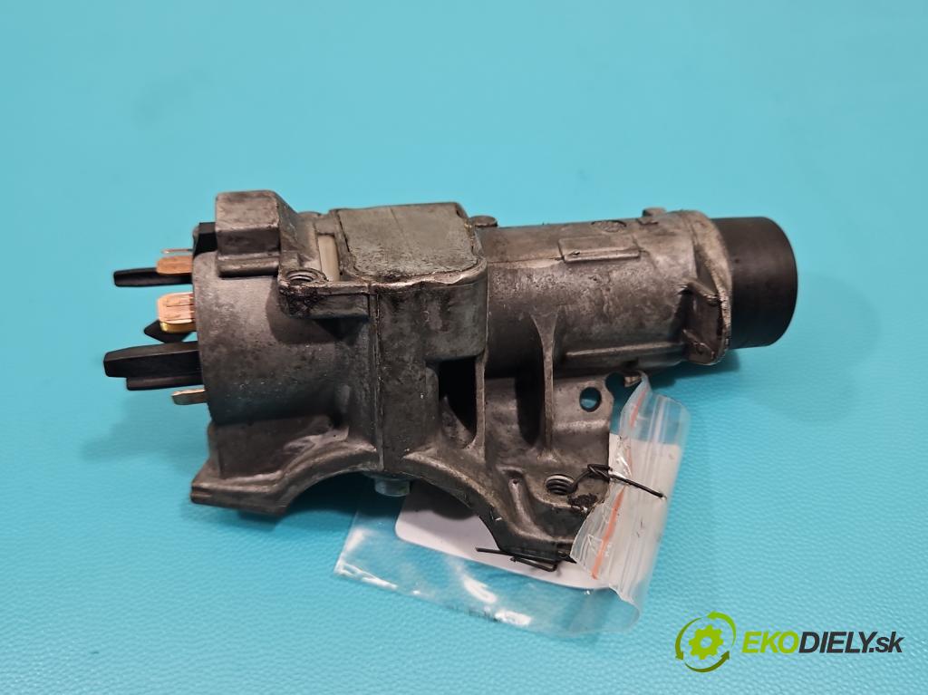 Audi A4 B6 2000-2004 1.9 tdi 131 HP manual 96 kW 1896 cm3 4- Spínačka 4B0905851C (Spínacia skrinka)