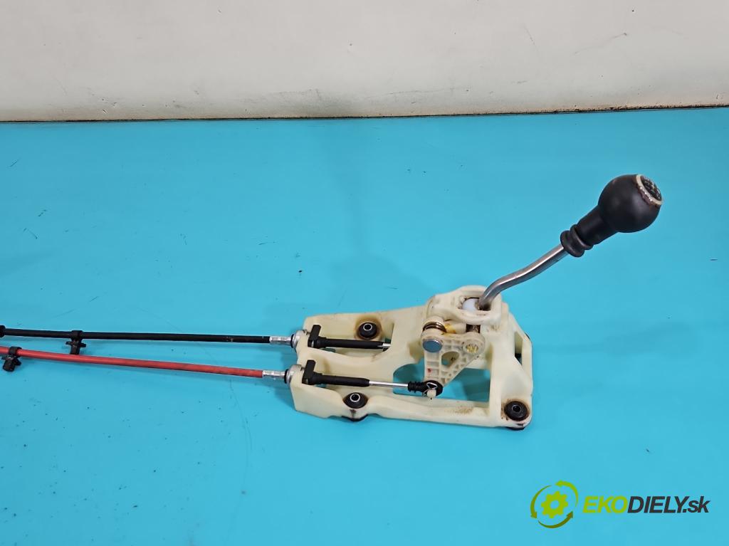 Kia Sportage II 2004-2010 2.0 16V 141 HP manual 104 kW 1975 cm3 5- Páka: Změny: stupeň,rýchlosť  (Rýchlostná páka (kulisa))