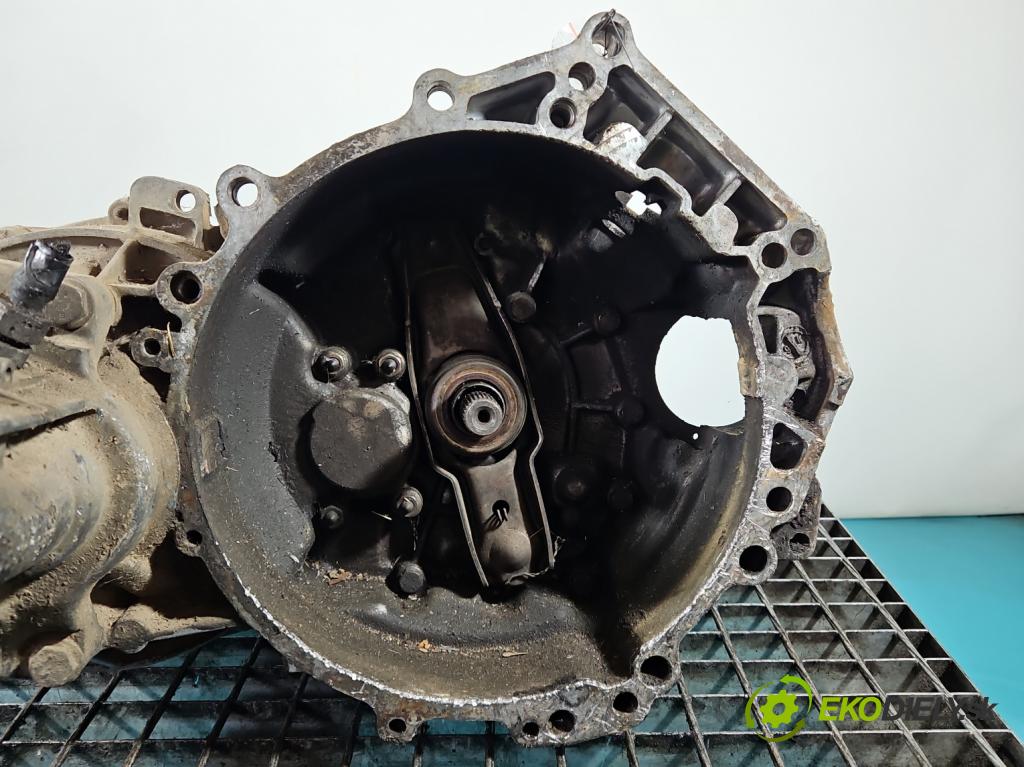 Vw Transporter T4 1990-2003 2.4 77 HP manual 57 kW 2370 cm3 5- prevodovka stupeň,rýchlosť manual CRL