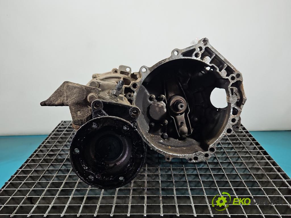 Vw Transporter T4 1990-2003 2.4 77 HP manual 57 kW 2370 cm3 5- prevodovka stupeň,rýchlosť manual CRL