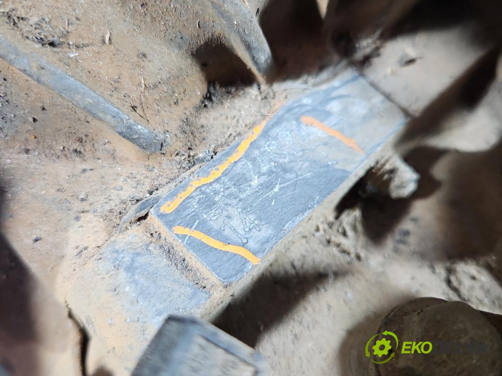 Vw Transporter T4 1990-2003 2.4 77 HP manual 57 kW 2370 cm3 5- prevodovka stupeň,rýchlosť manual CRL