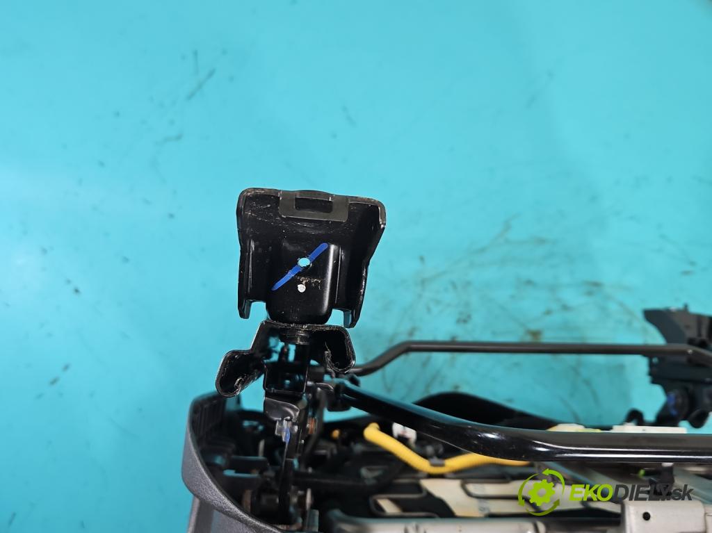 Hyundai Tucson III 2015-2020 1.6 GDI 132  HP manual 97 kW 1591 cm3 5- Sedačka ľavý  (Sedadlo)