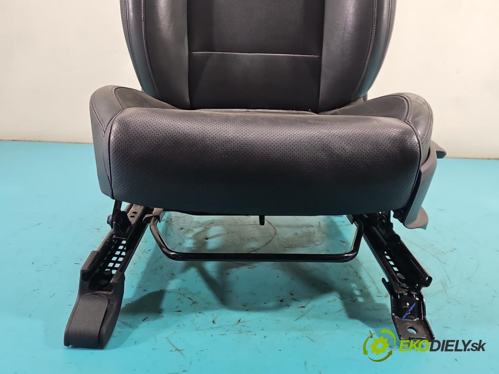 Hyundai Tucson III 2015-2020 1.6 GDI 132  HP manual 97 kW 1591 cm3 5- Sedačka ľavý  (Sedadlo)