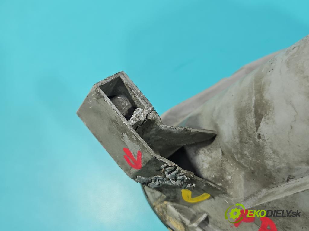 Honda Civic VI 1995-2001 1.4 16v 90 HP manual 66 kW 1396 cm3 5- Reflektor: pravý  (Svetlo predné pravé)