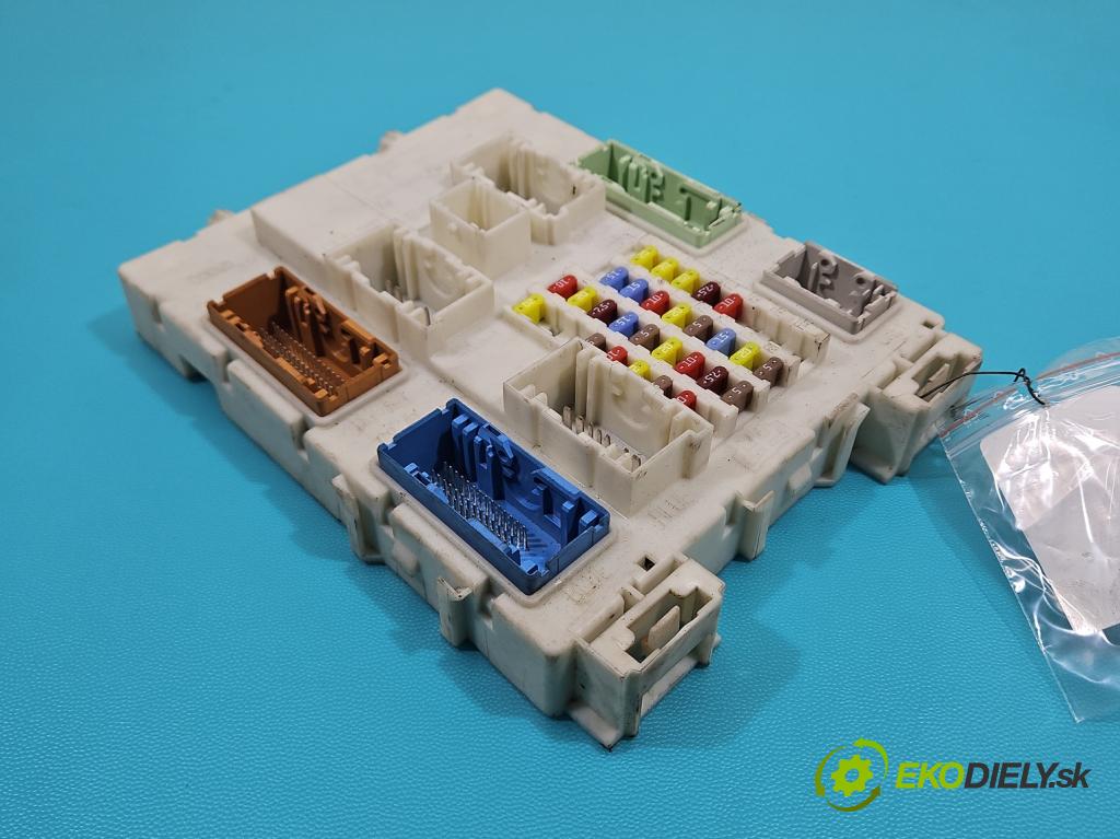 Ford Focus Mk3 2010-2018 1.6 tdci 116 HP manual 85 kW 1560 cm3 5- skrinka poistka BV6N14A073FR (Poistková skrinka)