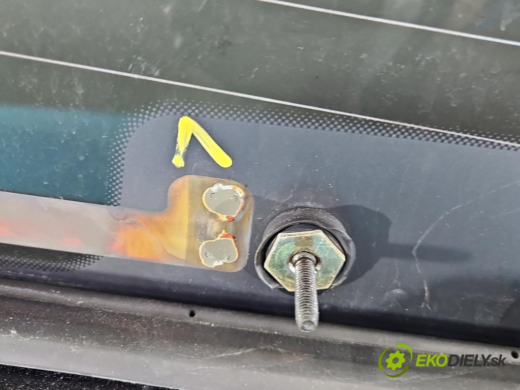 Kia Sportage II 2004-2010 2.0 16V 141 hp manual 104 kW 1975 cm3 5- zadní kufrové dveře  (Zadní kapota (kufr))