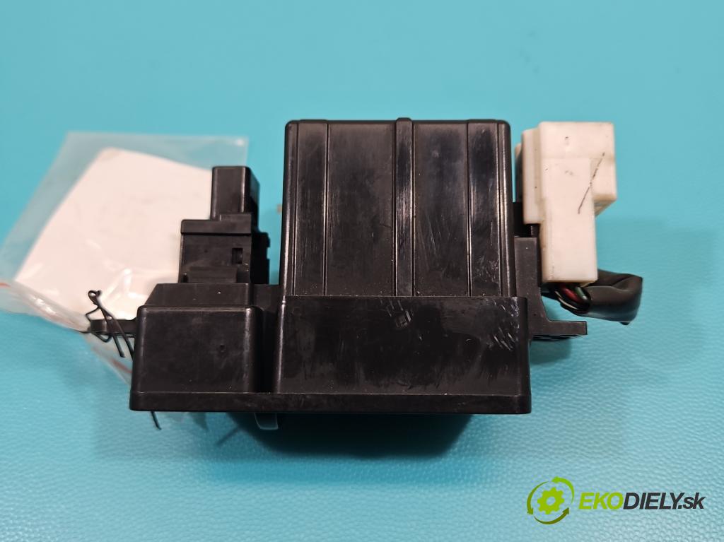 Subaru Legacy V 2009-2014 2.0 boxer 150 HP manual 110 kW 1998 cm3 5- prepínač brzda: ručný 15C357 (Prepínacie páčky pod volantom)