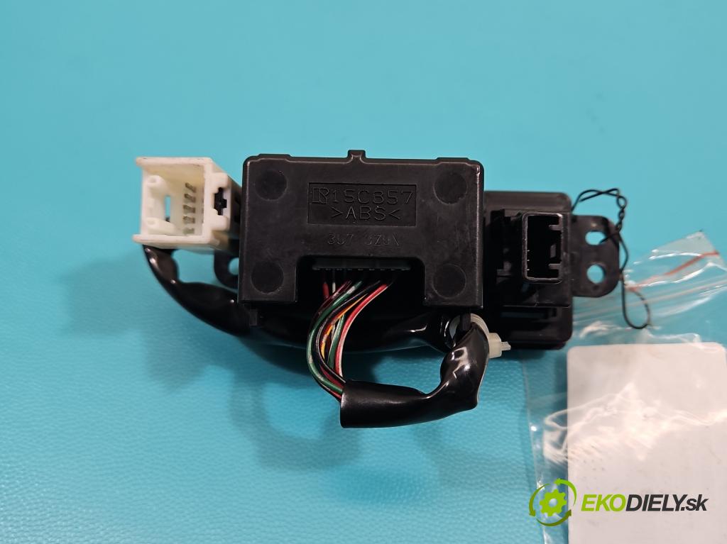 Subaru Legacy V 2009-2014 2.0 boxer 150 HP manual 110 kW 1998 cm3 5- prepínač brzda: ručný 15C357 (Prepínacie páčky pod volantom)