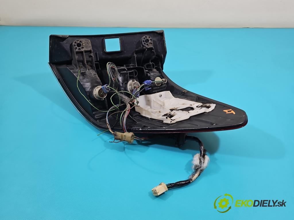 Subaru Legacy V 2009-2014 2.0 D boxer 150 hp manual 110 kW 1998 cm3 5- světlo zadní pravé  (Klika dveří ostatní)