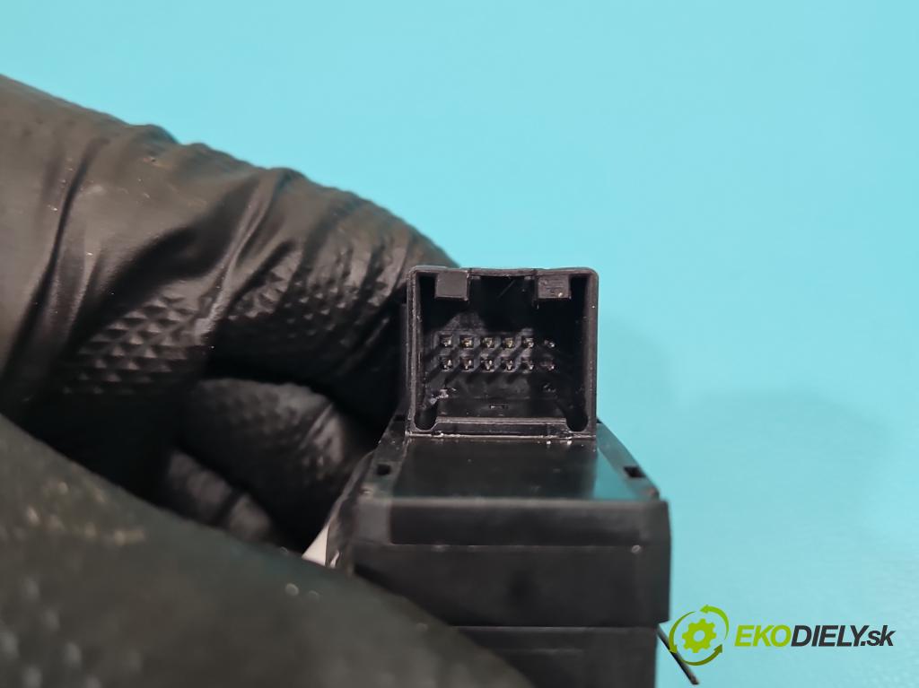 Audi A6 C7 2011-2018 3.0 tdi 204 HP automatic 150 kW 2967 cm3 4- prepínač brzda: ručný 4G1927225B (Prepínacie páčky pod volantom)