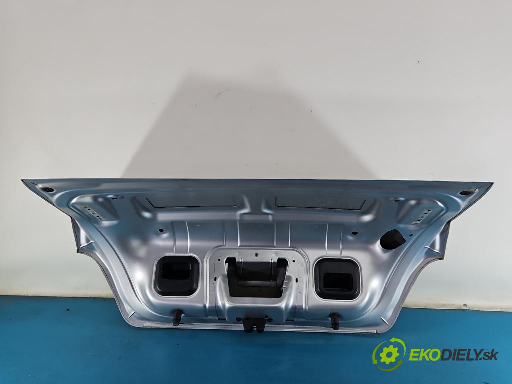 Peugeot 301 1.6 16v 116 hp manual 85 kW 1587 cm3 4- zadní kufrové dveře  (Zadní kapota (kufr))