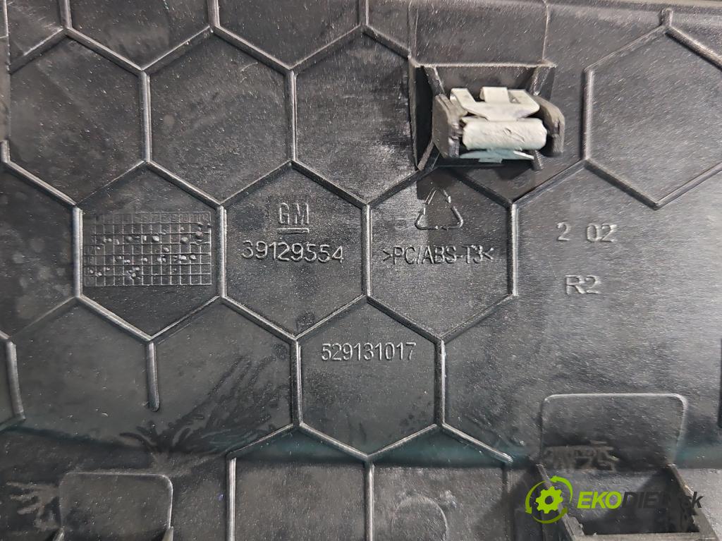 Opel Astra V  2015-2022 1.5 cdti 105 hp manual 77 kW 1496 cm3 5- lišta ozdobná interiéry: 39079555