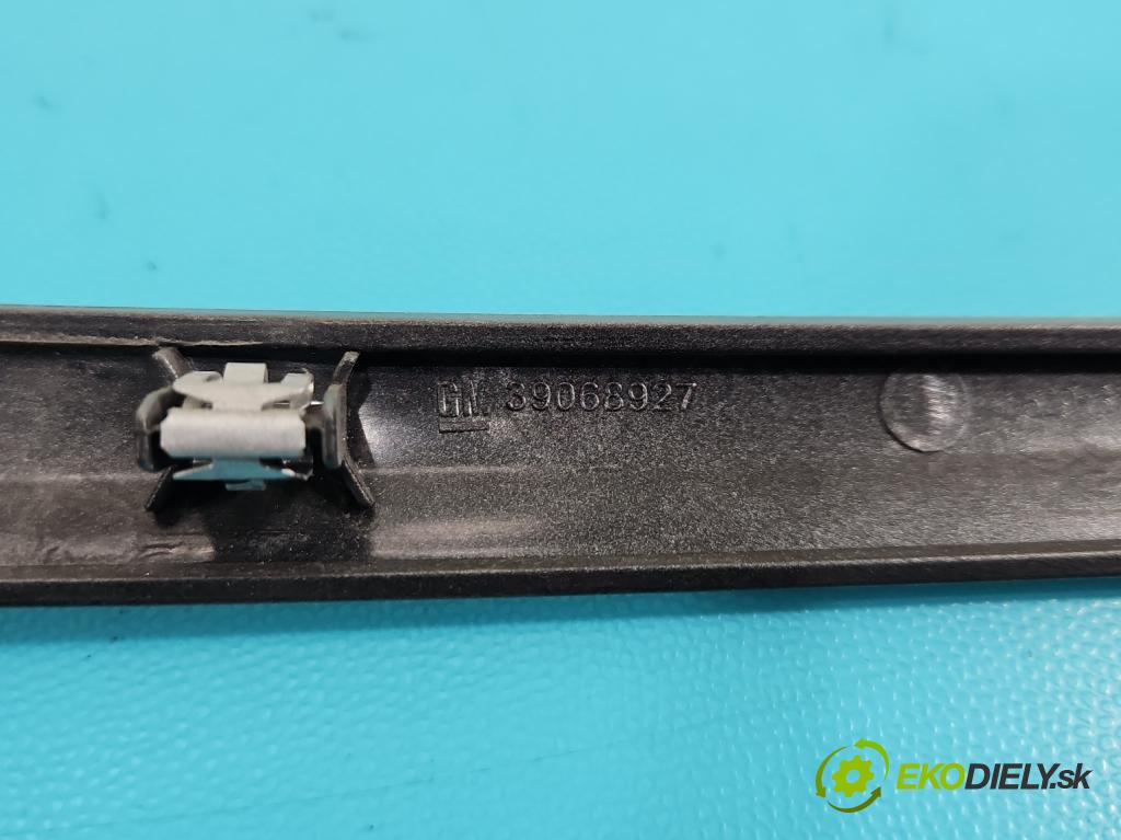 Opel Astra V  2015-2022 1.5 cdti 105 hp manual 77 kW 1496 cm3 5- lišta ozdobná interiéry: 39079555