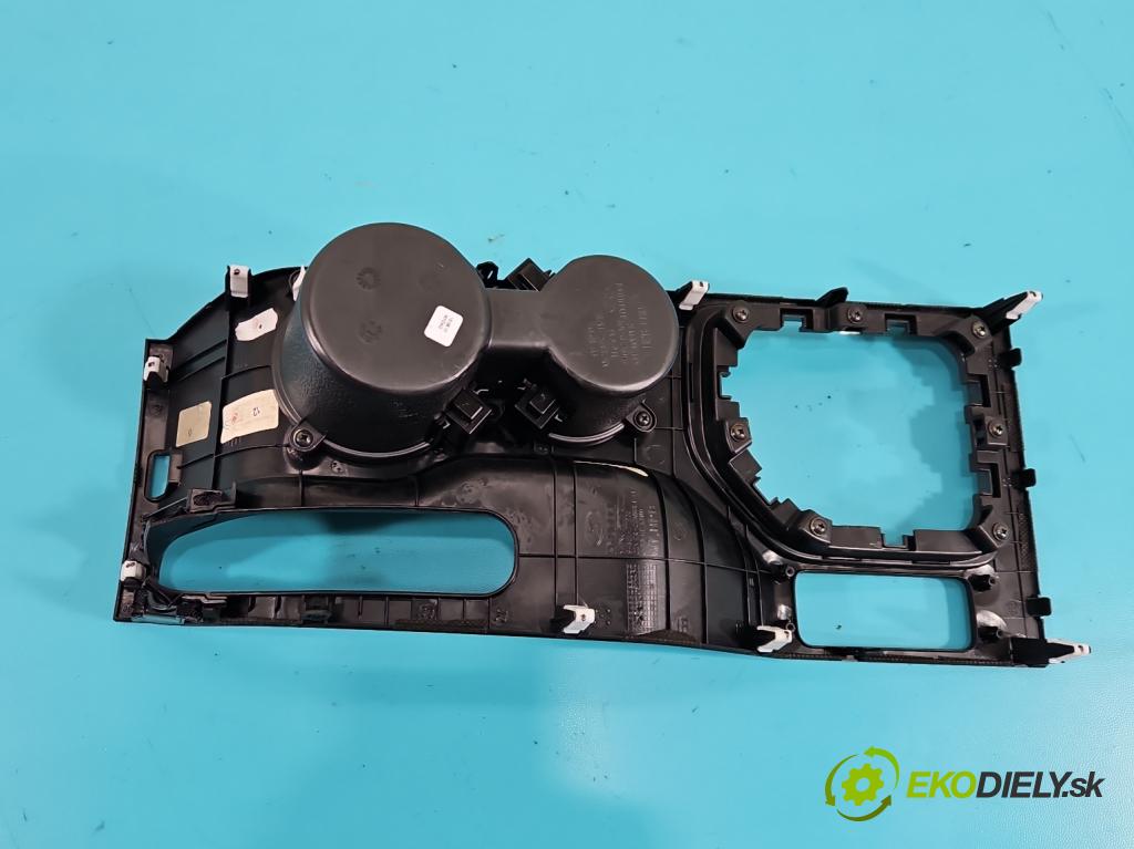 Hyundai Tucson III 2015-2020 1.6 GDI 132  HP manual 97 kW 1591 cm3 5- Rukojeť: na nápoje: 84651-D7200 (Držiak (úchyt) na nápoje)