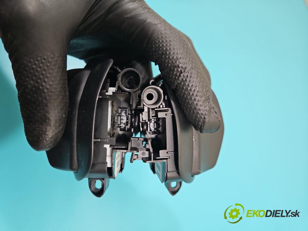 Ford Focus Mk3 2010-2018 1.6 tdci 116 HP manual 85 kW 1560 cm3 5- prepínač multifunkční: řízení: AM5T-9E740-AA (Prepínacie páčky pod volantom)