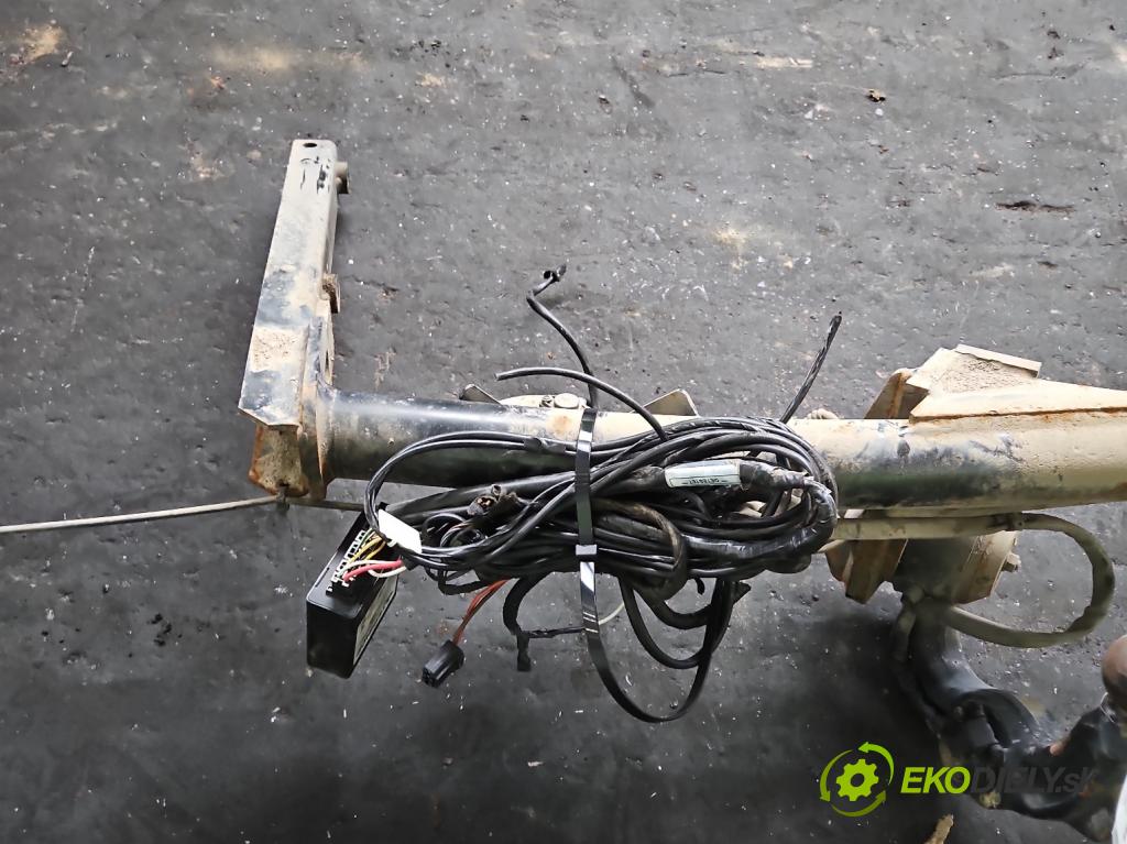 Audi A6 C7 2011-2018 3.0 tdi 204 hp automatic 150 kW 2967 cm3 4- oko tažné 4G0800491Q (Tažné zařízení)