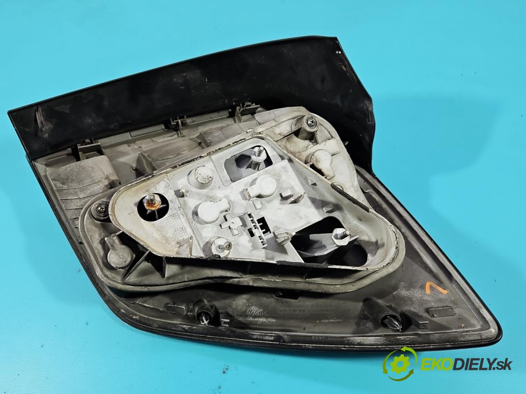 Opel Astra III 2004-2014 1.7 cdti 101 hp manual 74 kW 1686 cm3 5- světlo zadní levé  (Klika dveří ostatní)
