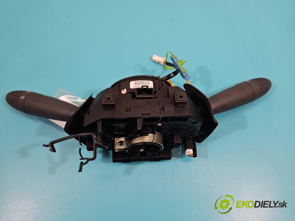 Fiat Panda II 2003-2012 1.1 54 HP manual 40 kW 1108 cm3 5- prepínač komplex: 735444632 (Prepínacie páčky pod volantom)