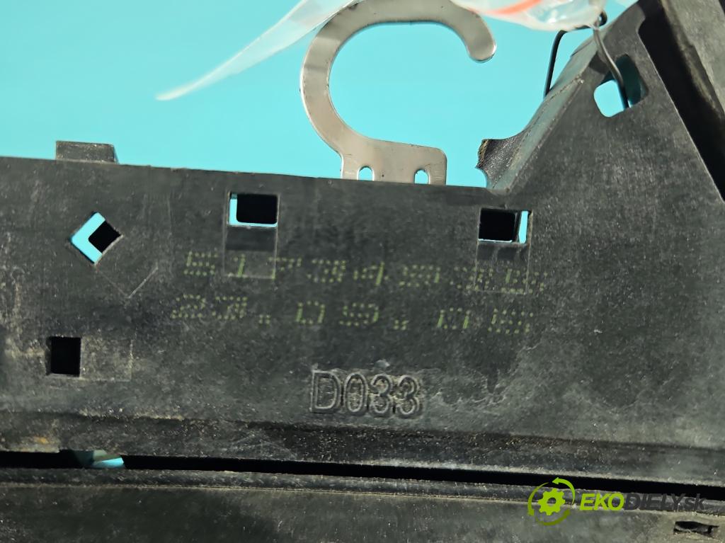 Fiat Croma II 2005-2010 1.9 jtd 150 hp manual 110 kW 1910 cm3 5- klika přední levé 51734935 (Vnější přední levá klika dveří)